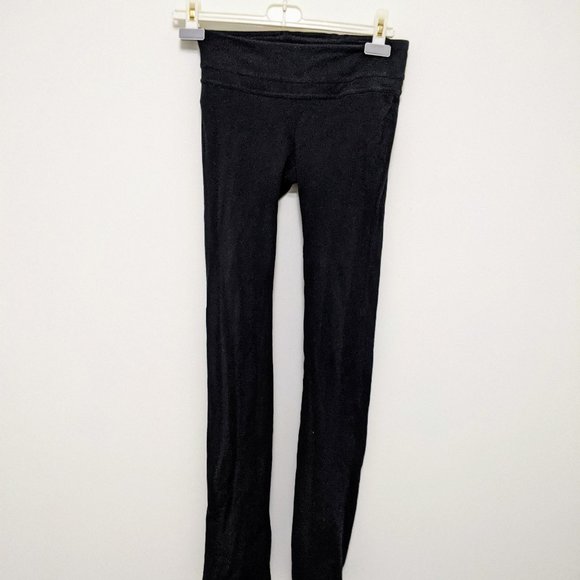 GapFit Slim Straight Yoga Pants – Comfortable & Stretchy - Picture 1 of 2